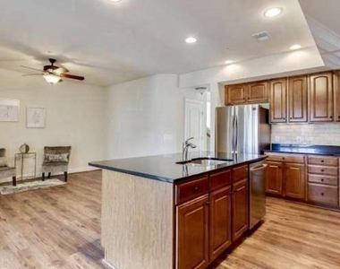 2308 Merceyside Drive - Photo Thumbnail 12