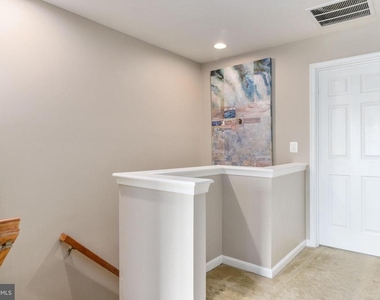 2372 Battery Hill Circle - Photo Thumbnail 21