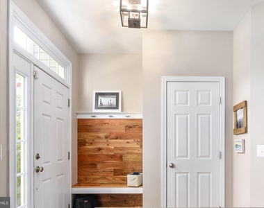 2372 Battery Hill Circle - Photo Thumbnail 6