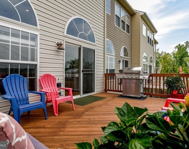 2372 Battery Hill Circle - Photo Thumbnail 32