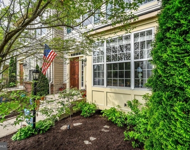 2372 Battery Hill Circle - Photo Thumbnail 4