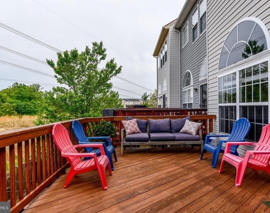 2372 Battery Hill Circle - Photo Thumbnail 13