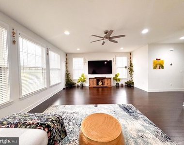 25419 Reed Orchard Terrace - Photo Thumbnail 13