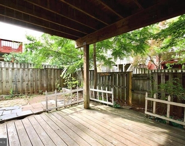14552 Woodgate Manor Place - Photo Thumbnail 17