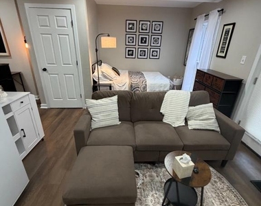 14552 Woodgate Manor Place - Photo Thumbnail 9