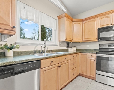 6505 Farley Street - Photo Thumbnail 9