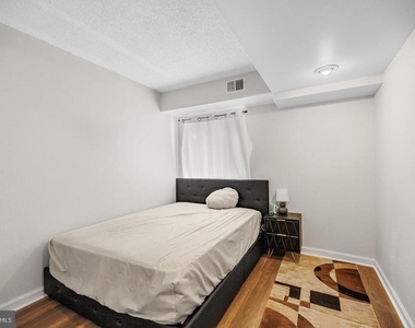 3808 Laramie Place - Photo Thumbnail 12