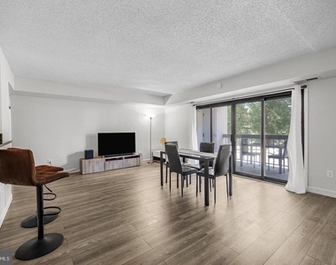 3808 Laramie Place - Photo Thumbnail 3