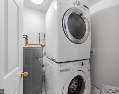 3808 Laramie Place - Photo Thumbnail 20