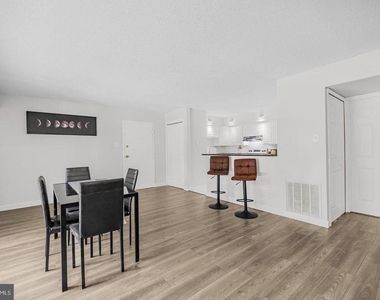 3808 Laramie Place - Photo Thumbnail 6