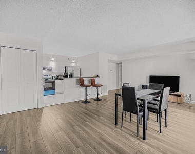 3808 Laramie Place - Photo Thumbnail 4