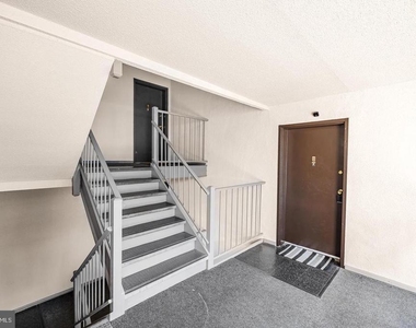 3808 Laramie Place - Photo Thumbnail 2