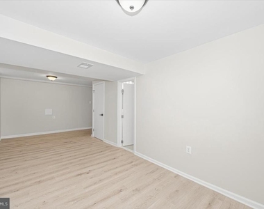 8624 Parliament Drive - Photo Thumbnail 32