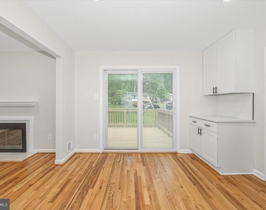 8624 Parliament Drive - Photo Thumbnail 16