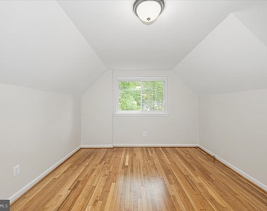 8624 Parliament Drive - Photo Thumbnail 24