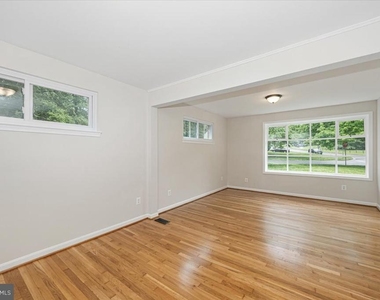 8624 Parliament Drive - Photo Thumbnail 22