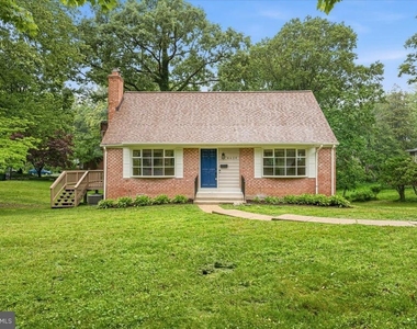 8624 Parliament Drive - Photo Thumbnail 7