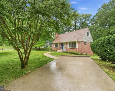 8624 Parliament Drive - Photo Thumbnail 6