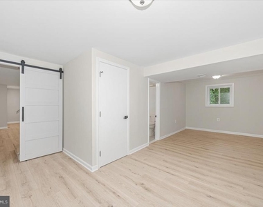 8624 Parliament Drive - Photo Thumbnail 30