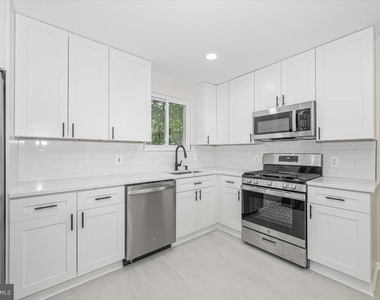 8624 Parliament Drive - Photo Thumbnail 10