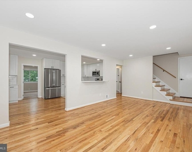 8624 Parliament Drive - Photo Thumbnail 12