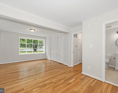 8624 Parliament Drive - Photo Thumbnail 21