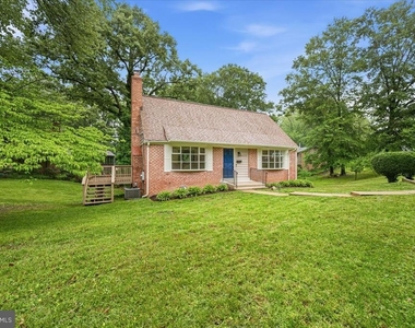 8624 Parliament Drive - Photo Thumbnail 3