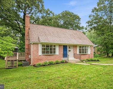 8624 Parliament Drive - Photo Thumbnail 4