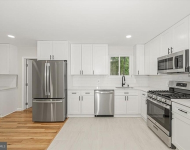 8624 Parliament Drive - Photo Thumbnail 8