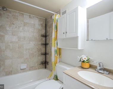 4410 Briarwood Court N - Photo Thumbnail 4