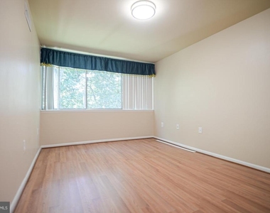 4410 Briarwood Court N - Photo Thumbnail 3