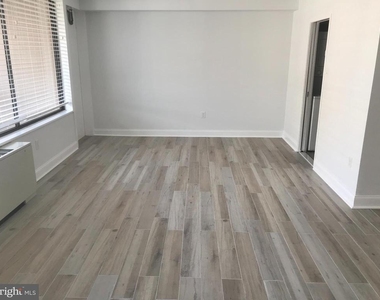 3705 S George Mason Drive - Photo Thumbnail 3