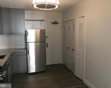 3705 S George Mason Drive - Photo Thumbnail 6