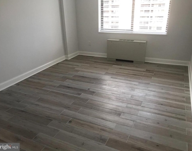 3705 S George Mason Drive - Photo Thumbnail 10