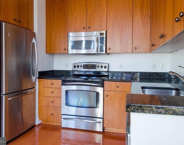 520 John Carlyle Street - Photo Thumbnail 3