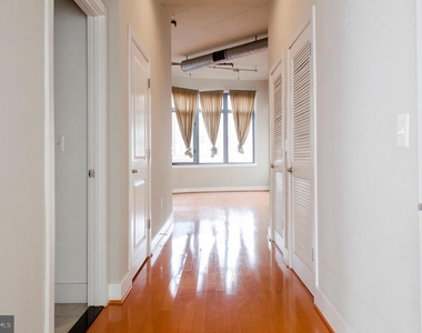 520 John Carlyle Street - Photo Thumbnail 5