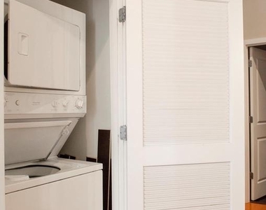 520 John Carlyle Street - Photo Thumbnail 8