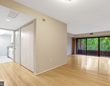 1600 Prince Street - Photo Thumbnail 3