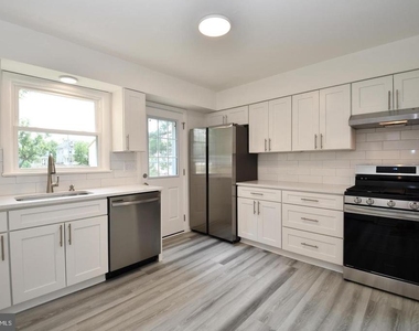 201 Laverne Avenue - Photo Thumbnail 6