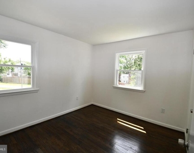 201 Laverne Avenue - Photo Thumbnail 11