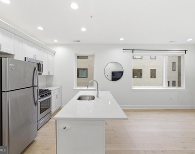 2011 N Reese Street - Photo Thumbnail 4
