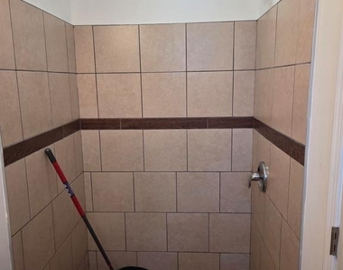 2467 N 79th Avenue - Photo Thumbnail 15