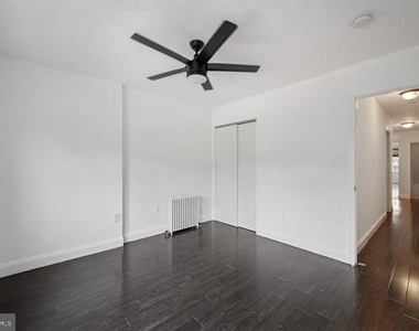 2467 N 79th Avenue - Photo Thumbnail 8