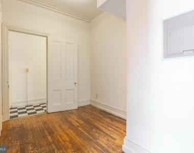 1807 Spruce Street - Photo Thumbnail 9