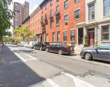 1807 Spruce Street - Photo Thumbnail 16