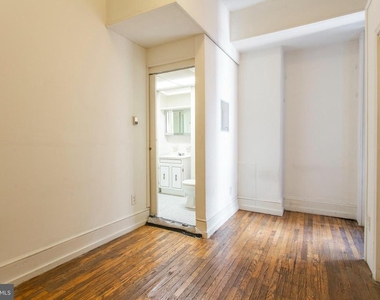1807 Spruce Street - Photo Thumbnail 8