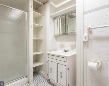 1807 Spruce Street - Photo Thumbnail 11
