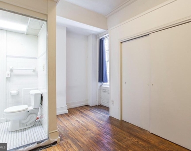 1807 Spruce Street - Photo Thumbnail 10