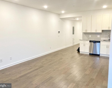 1843 N 6th Street - Photo Thumbnail 3