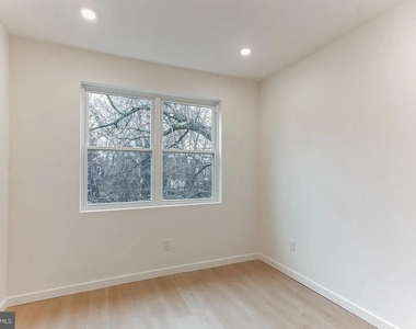 6116 E Wister Street - Photo Thumbnail 8